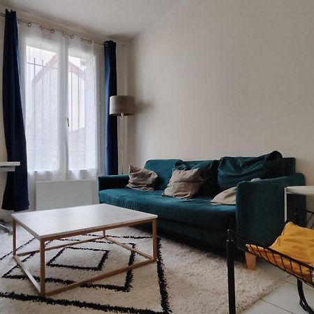 Modern 1 Bedroom Apartment Near The Metro. Іврі-сюр-Сен Екстер'єр фото