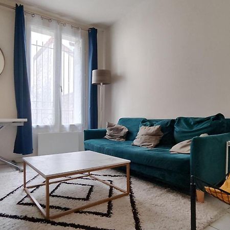 Modern 1 Bedroom Apartment Near The Metro. Іврі-сюр-Сен Екстер'єр фото