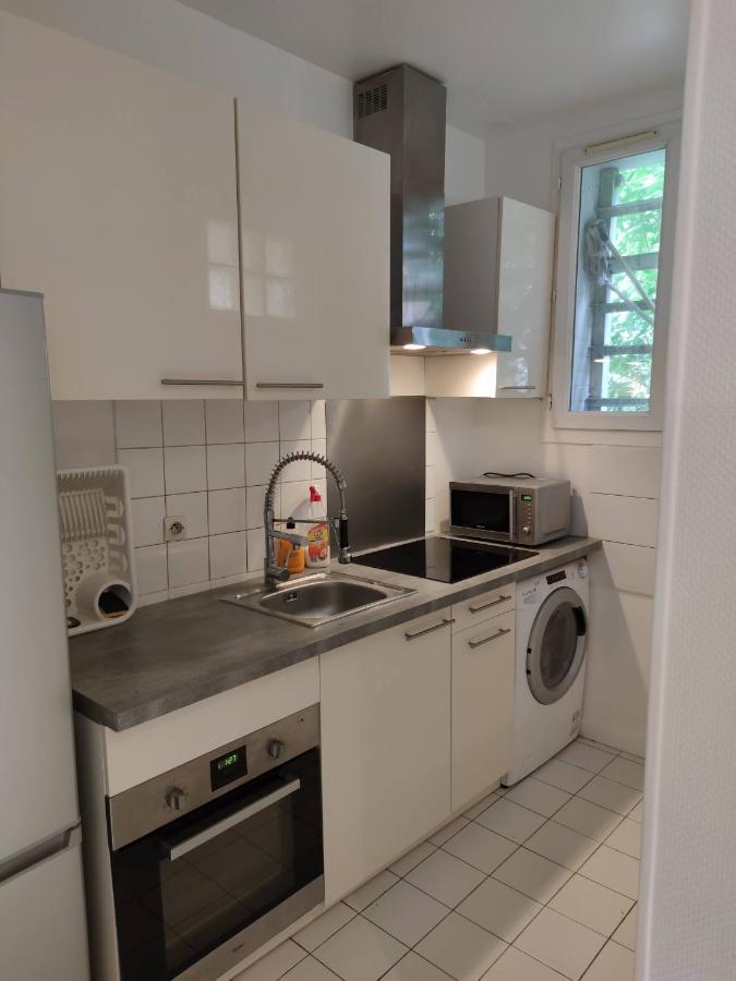 Modern 1 Bedroom Apartment Near The Metro. Іврі-сюр-Сен Екстер'єр фото