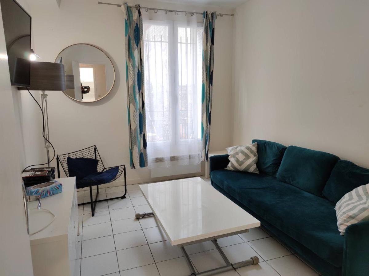 Modern 1 Bedroom Apartment Near The Metro. Іврі-сюр-Сен Екстер'єр фото