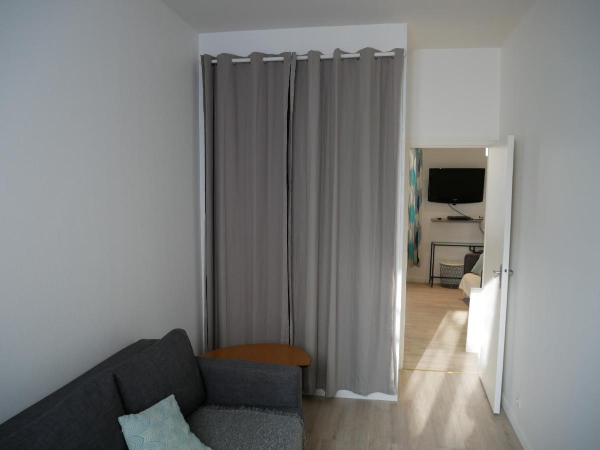 Modern 1 Bedroom Apartment Near The Metro. Іврі-сюр-Сен Екстер'єр фото