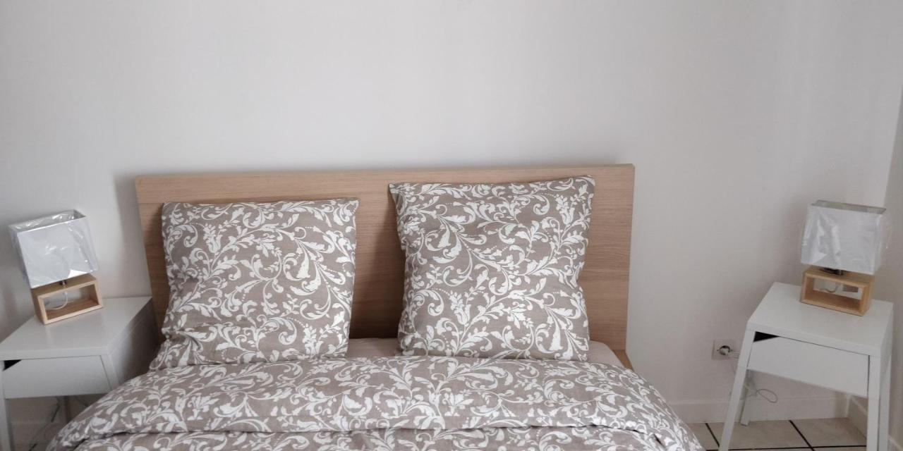 Modern 1 Bedroom Apartment Near The Metro. Іврі-сюр-Сен Екстер'єр фото