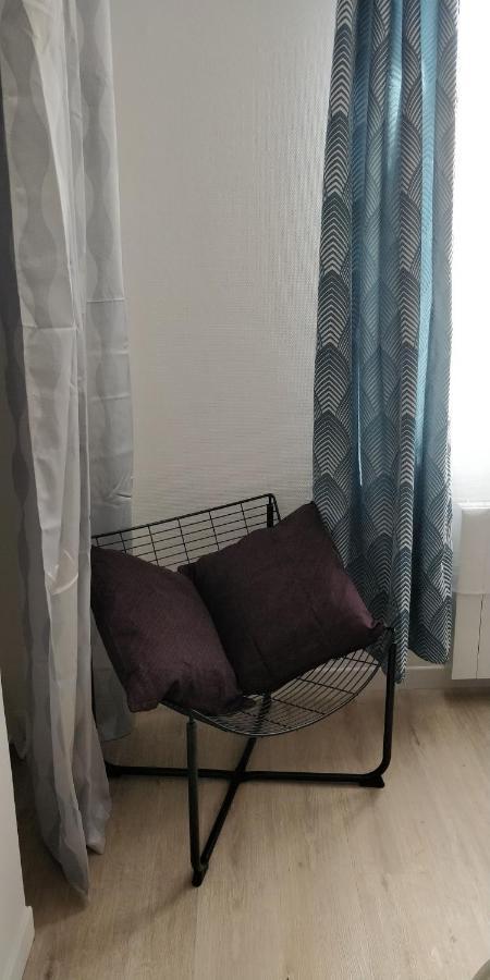 Modern 1 Bedroom Apartment Near The Metro. Іврі-сюр-Сен Екстер'єр фото