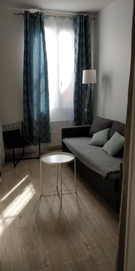 Modern 1 Bedroom Apartment Near The Metro. Іврі-сюр-Сен Екстер'єр фото