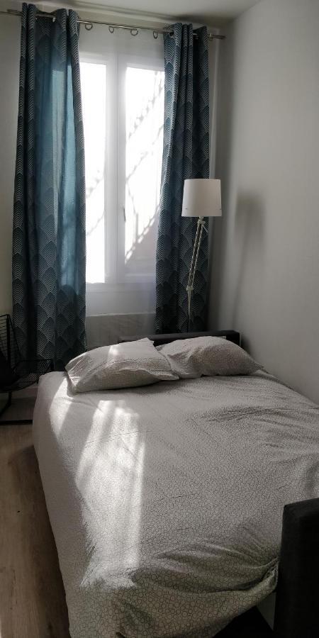 Modern 1 Bedroom Apartment Near The Metro. Іврі-сюр-Сен Екстер'єр фото