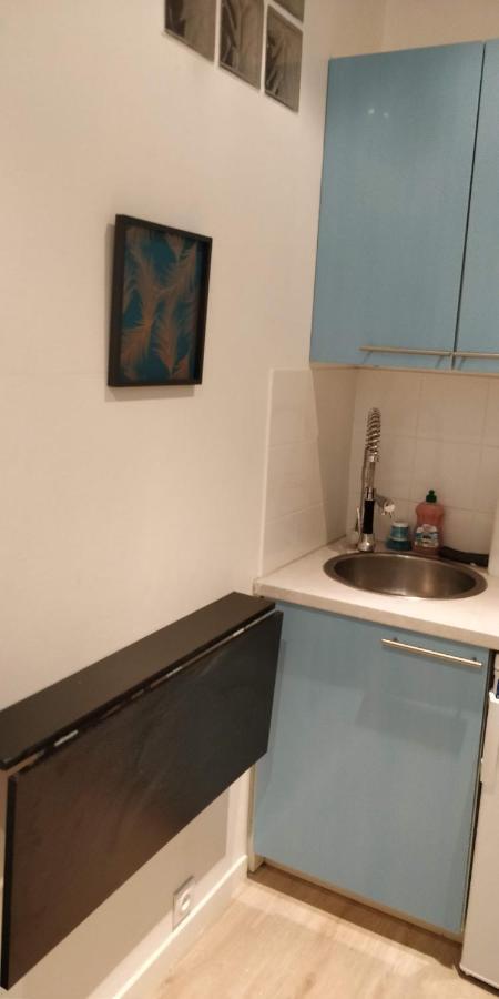 Modern 1 Bedroom Apartment Near The Metro. Іврі-сюр-Сен Екстер'єр фото