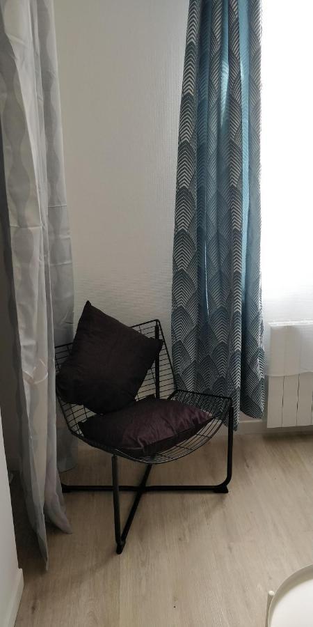 Modern 1 Bedroom Apartment Near The Metro. Іврі-сюр-Сен Екстер'єр фото