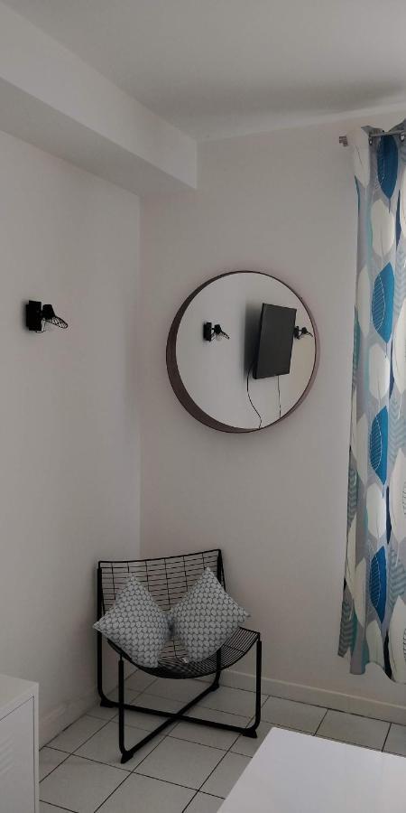 Modern 1 Bedroom Apartment Near The Metro. Іврі-сюр-Сен Екстер'єр фото