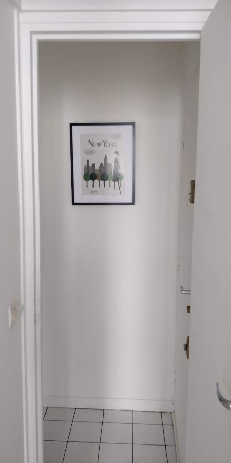 Modern 1 Bedroom Apartment Near The Metro. Іврі-сюр-Сен Екстер'єр фото