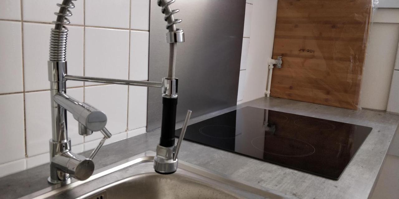 Modern 1 Bedroom Apartment Near The Metro. Іврі-сюр-Сен Екстер'єр фото