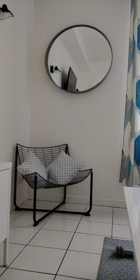 Modern 1 Bedroom Apartment Near The Metro. Іврі-сюр-Сен Екстер'єр фото