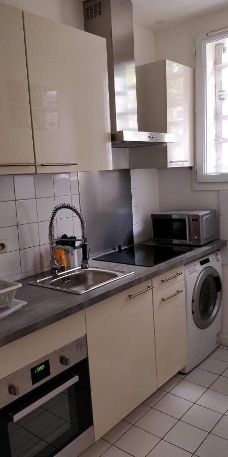Modern 1 Bedroom Apartment Near The Metro. Іврі-сюр-Сен Екстер'єр фото