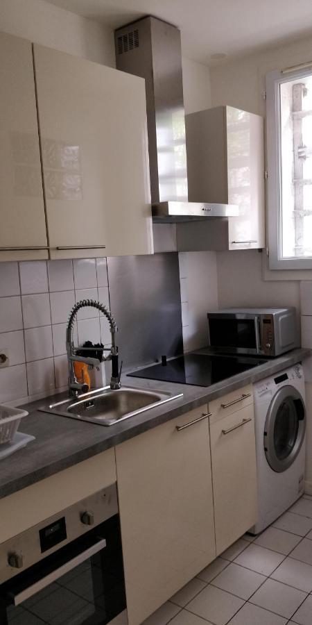 Modern 1 Bedroom Apartment Near The Metro. Іврі-сюр-Сен Екстер'єр фото
