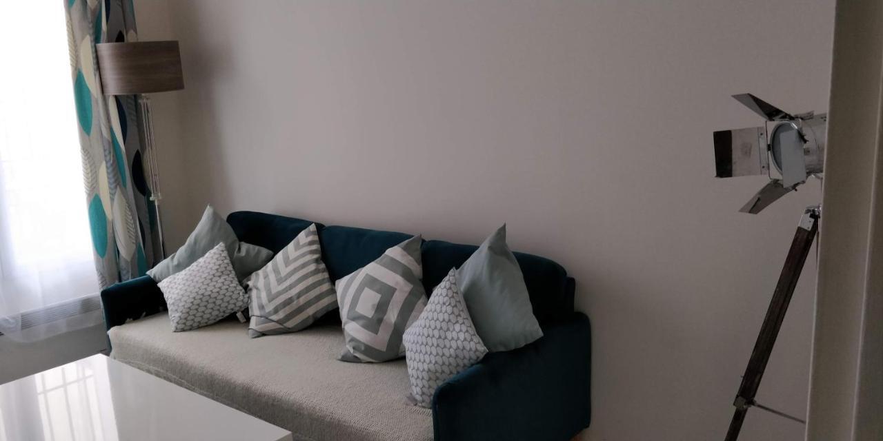 Modern 1 Bedroom Apartment Near The Metro. Іврі-сюр-Сен Екстер'єр фото