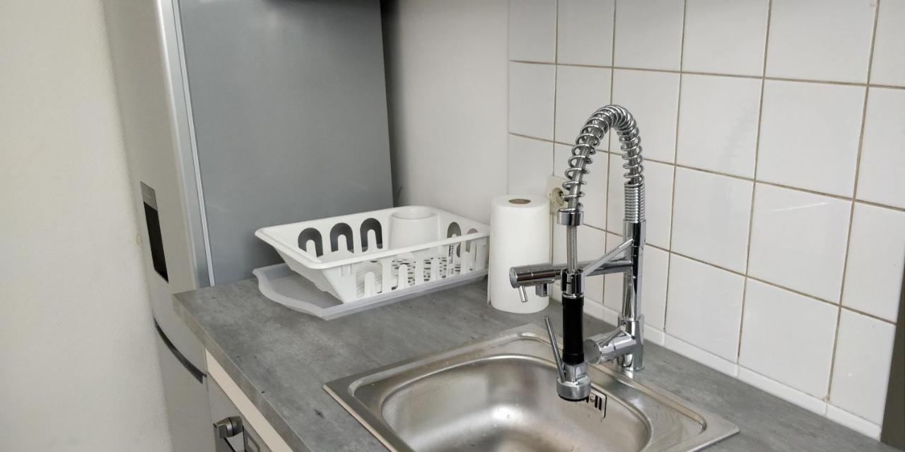 Modern 1 Bedroom Apartment Near The Metro. Іврі-сюр-Сен Екстер'єр фото